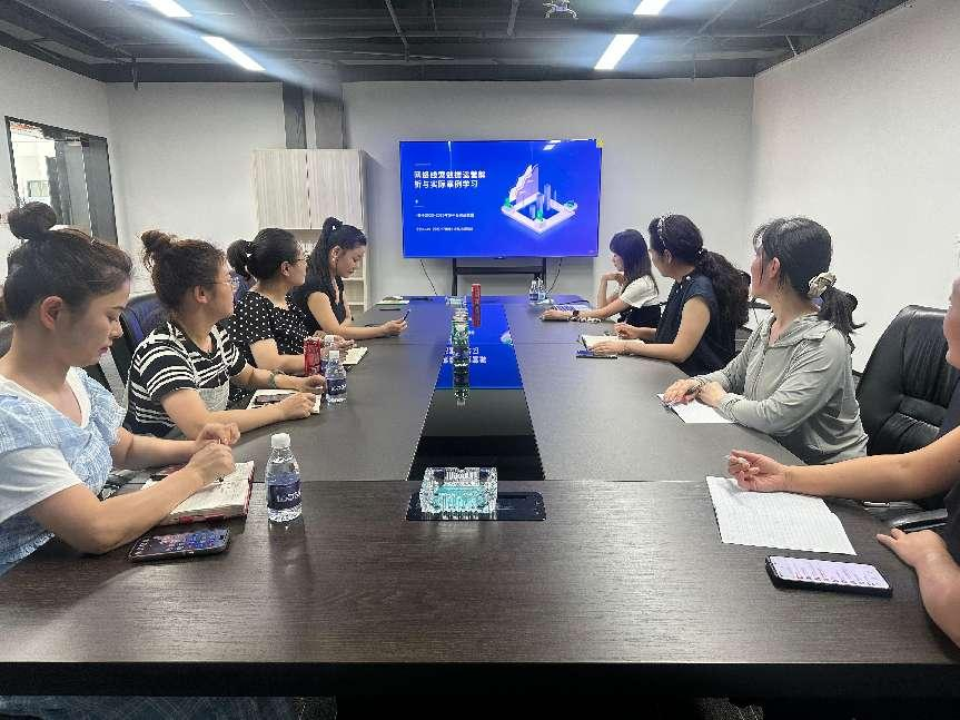 建華文創(chuàng)集團(tuán)浙皖兩地招商團(tuán)隊開展新媒體平臺招商工作交流提升會