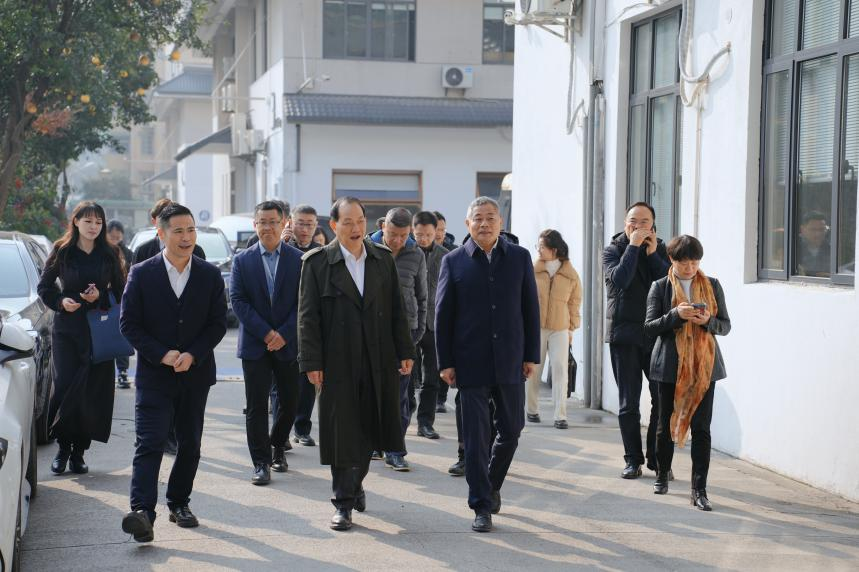 市政協(xié)黨組副書記、副主席許明一行赴律威調(diào)解中心調(diào)研